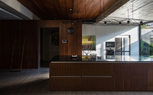 Spacious kitchen for homeowners to comfortably organize meetings and parties