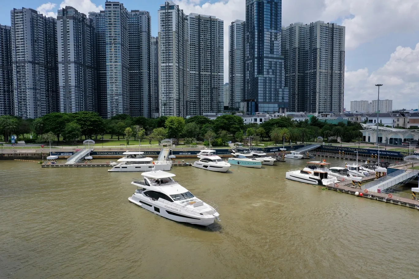 Bến du thuyền Vinhomes Central Park