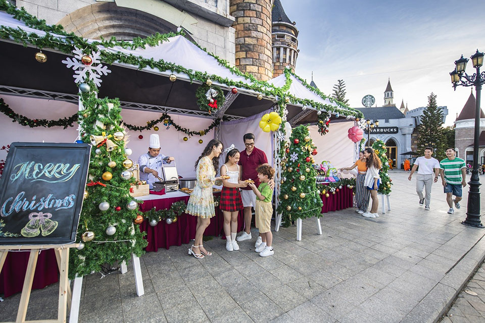 Marche De Noel Fair with countless unique experiences. Photo: VinWonders